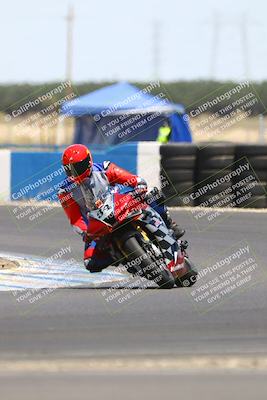 media/Jul-19-2025-TrackDaz (Sat) [[ff1509a44a]]/A Group/12pm (Turn 1)/